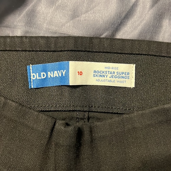 Old Navy Rockstar Super Skinny Jeggings - Picture 2 of 3